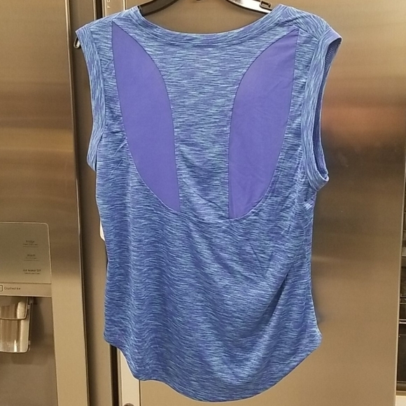 💕MARIKA💕 Dry-Wik Space Dye Sleeveless Mesh Top - Picture 2 of 7